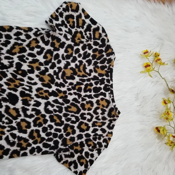 J.CREW Bundle 2 T-Shirt Short Sleeves, one Animal Print And Yellow SIZE XS. - Picture 6 of 16